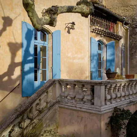 Rue Du Chateau A D'avignon Bed & Breakfast *
