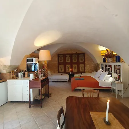 Rue Du Chateau A D'avignon
